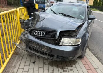 Złota: Zderzenie dwóch aut na DK 79 – są utrudnienia