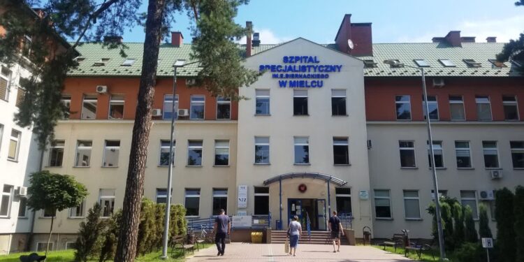Mielec: Koniec darmowego postoju przy szpitalu w Mielcu?