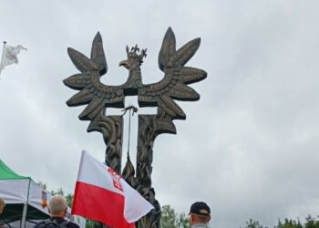 Domostawa: Uroczystości pod Pomnikiem 'Rzeż Wołyńska’ i odsłonięta ściana pamięci
