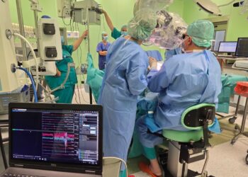 Mielec: Wyjątkowa precyzja operacji mózgu dzięki dokładnej kontroli śródoperacyjnej