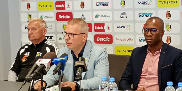 Stalowa Wola: Na konferencji Stali Stalowa Wola o ostatnich decyzjach kadrowych, planach na sezon i jakości drużyny