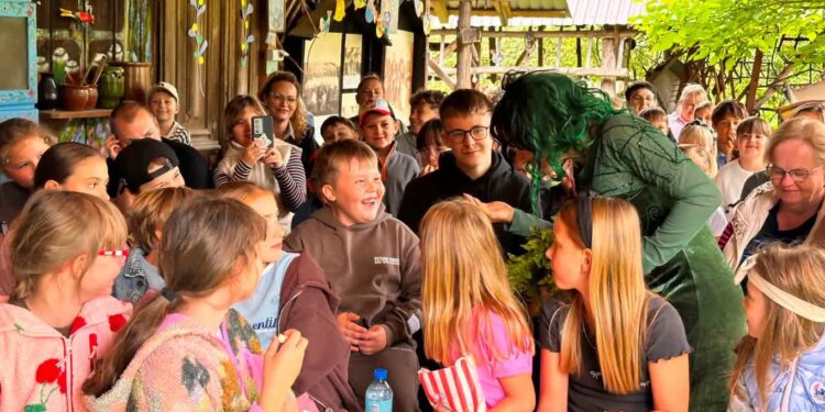 Dąbie: Rozpoczął się VI Festiwal Teatrów dla Dzieci. Pierwszy spektakl przy pełnej widowni