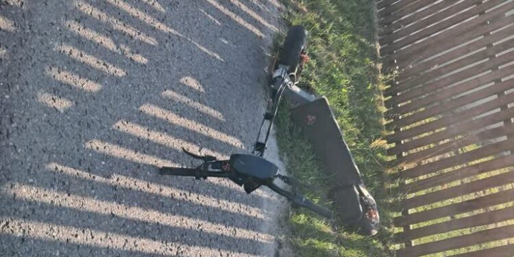 Żupawa. 16-latek ranny po upadku z hulajnogi elektrycznej.