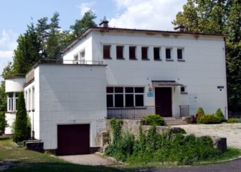 Nowa Dęba. Budynek świetlicy szkolnej czeka kapitalny remont