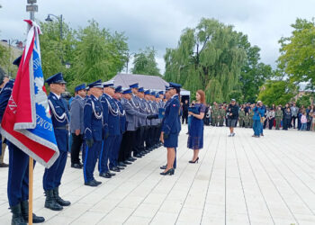 Święto Policji w Stalowej Woli – podziękowania, awanse, odznaczenia oraz piknik