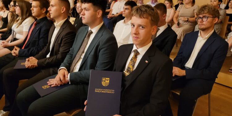Sandomierz: Młodzież ma swoich reprezentantów w Młodzieżowym Sejmiku Województwa Świętokrzyskiego V kadencji