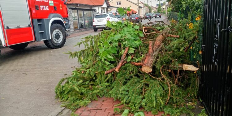 Stalowa Wola. Burze i deszcze nad miastem