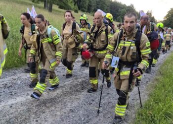 Tarnobrzeg. Strażacy weszli na Śnieżnik, by promować ideę dawstwa szpiku