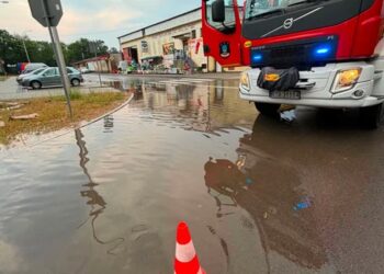 Tarnobrzeg. 14 interwencji strażaków po przejściu burz nad miastem i powiatem tarnobrzeskim