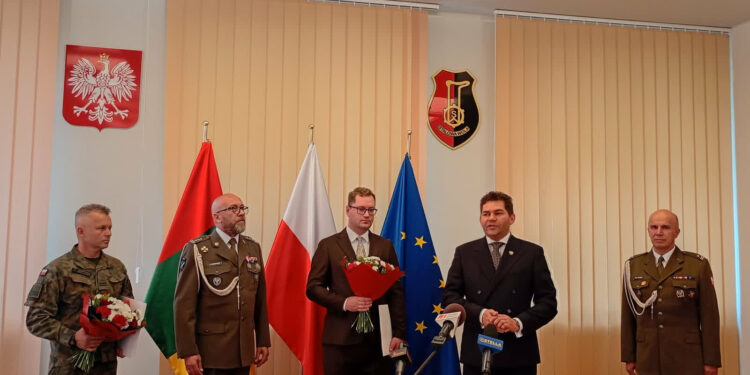 Stalowa Wola: W dawnym budynku Dyrekcji wręczono patenty oficerskie