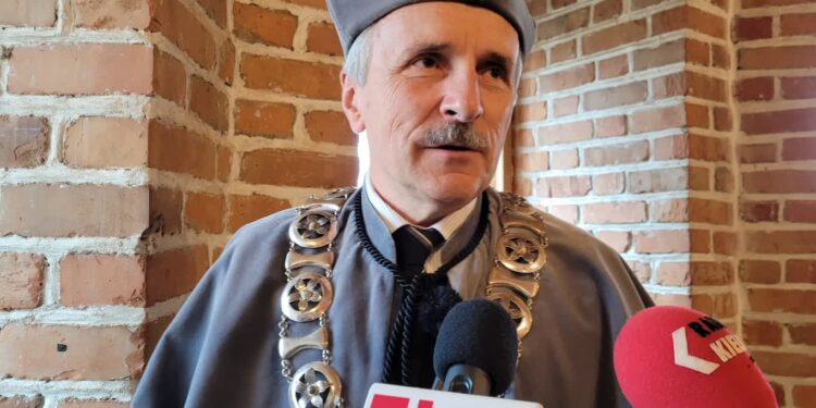 Sandomierz: Tytuł profesorski dla Piotra Sobolewskiego – dziekana Filii w Sandomierzu UJK