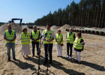 Stalowa Wola: Nowe drogi otwierają strefę gospodarczą Stalowej Woli [ZDJĘCIA]