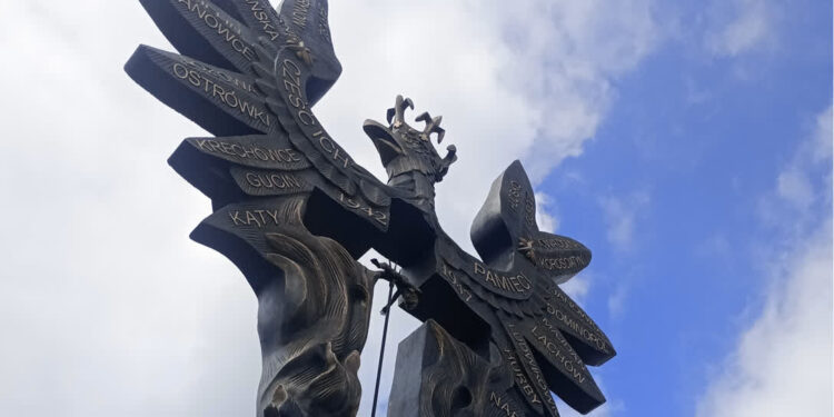 Domostawa: Pod Pomnikiem „Rzeź Wołyńska” odsłonią tablice z nazwami ponad 6 tys. miejscowości dotkniętych ludobójstwem
