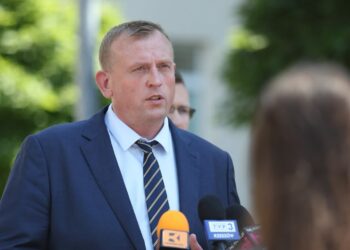 Mielec:Trwa dalej akcja zbierania podpisów pod wnioskiem o przeprowadzenie referendum