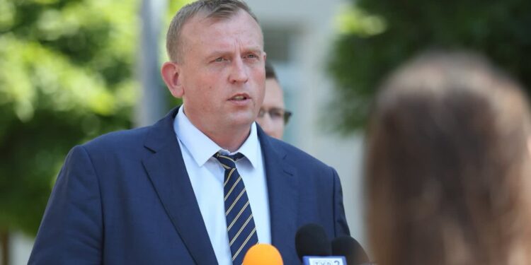 Mielec:Trwa dalej akcja zbierania podpisów pod wnioskiem o przeprowadzenie referendum