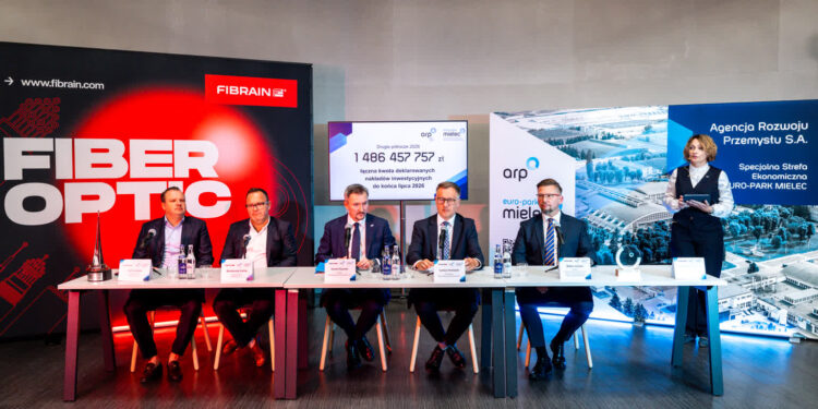 Mielec: ARP wręczyła decyzję o wsparciu dla strategicznej inwestycji