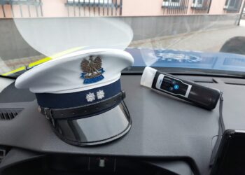 Dębica: Prawie 3 promile za kierownicą. Chciała odjechać mimo policyjnej kontroli