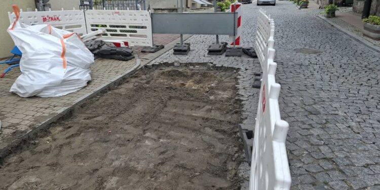 Sandomierz. Rozpoczął się remont ulicy Żydowskiej. Są utrudnienia w ruchu