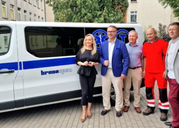 Mielec: Nowe auto do transportu pacjentów w mieleckim szpitalu