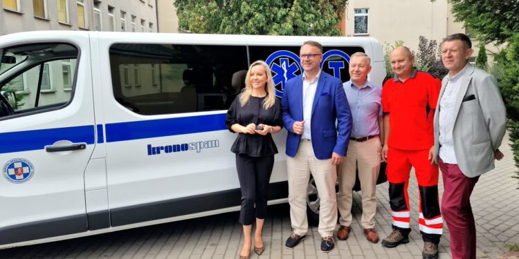 Mielec: Nowe auto do transportu pacjentów w mieleckim szpitalu