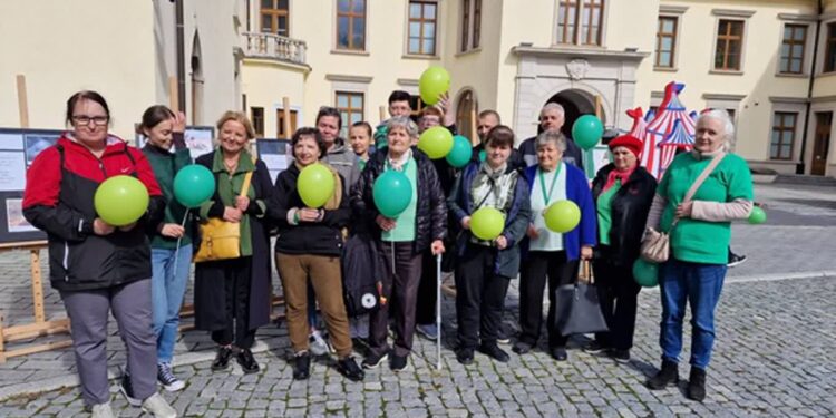 Tarnobrzeg. „Złam tabu, podlej kwiat empatii”