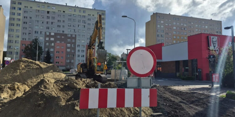 Stalowa Wola: Zamknięta dla ruchu droga z dojazdem do KFC i stacji paliw