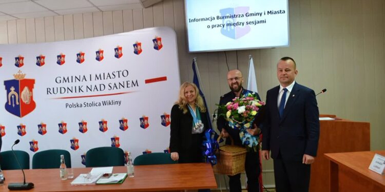 Rudnik nad Sanem: Dzielnicowy z rudnickiego komisariatu rozpoczyna prace w Komendzie Głównej Policji