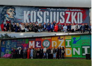 Stalowa Wola: Zespół Szkół nr2 z muralami wartości