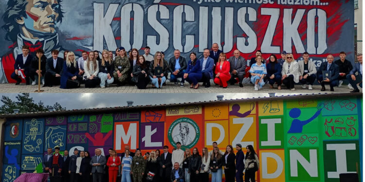 Stalowa Wola: Zespół Szkół nr2 z muralami wartości