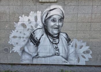 Tarnobrzeg. Mural Marii Kozłowej odtworzony. Artysta naprawił dzieło zniszczone przez wandala