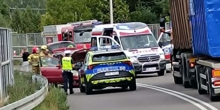 Tarnobrzeg: Doprowadziła do wypadku i uciekła – policja szuka kierującej