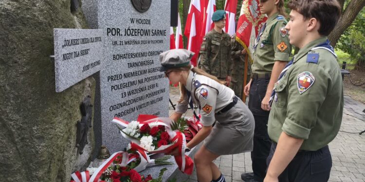 Tarnobrzeg. Upamiętnili rocznicę śmierci obrońcy miasta