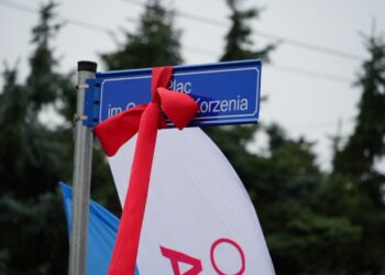 Dębica: Uroczyście otwarto Plac im. Czesława Korzenia