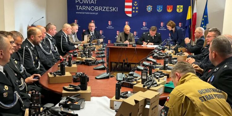 Powiat tarnobrzeski. Te urządzenia poprawią łączność wśród strażaków