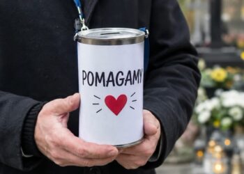Mielec:Wszystkich Świętych – Wolontariusze zbierają datki na szczytne cele