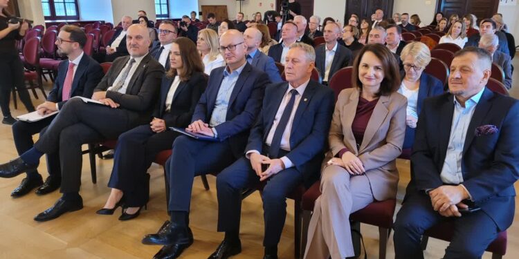 Sandomierz: Rozpoczęły się konsultacje społeczne dotyczące projektu Strategii Rozwoju Województwa Świętokrzyskiego 2035+