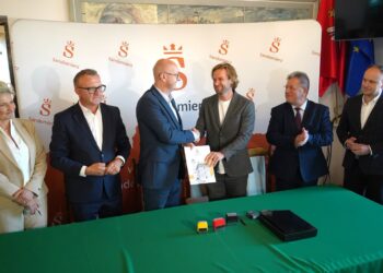 Sandomierz: Podpisano umowę na przebudowę ulicy Eugeniusza Kwiatkowskiego
