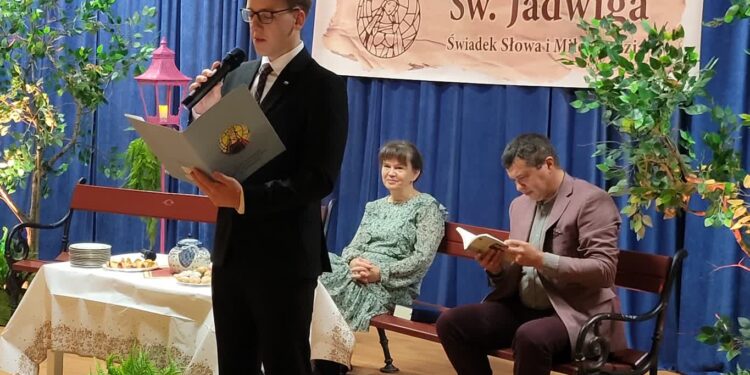 Sandomierz: Dzień Lipy Czarnoleskiej otworzył siódmą edycję pikniku literackiego „Psalmoteka 2026”