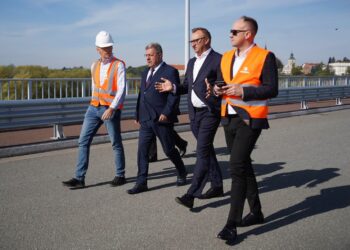 Sandomierz: Rozbudowa mostu przez Wisłę zmierza ku końcowi