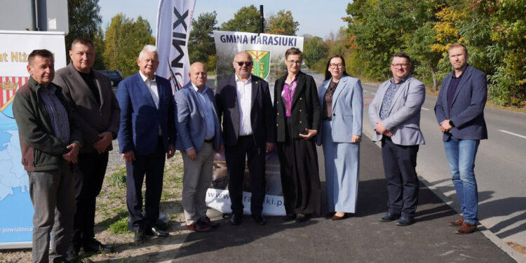 Harasiuki: Trzy kolejne ścieżki pieszo-rowerowe oddane do użytku