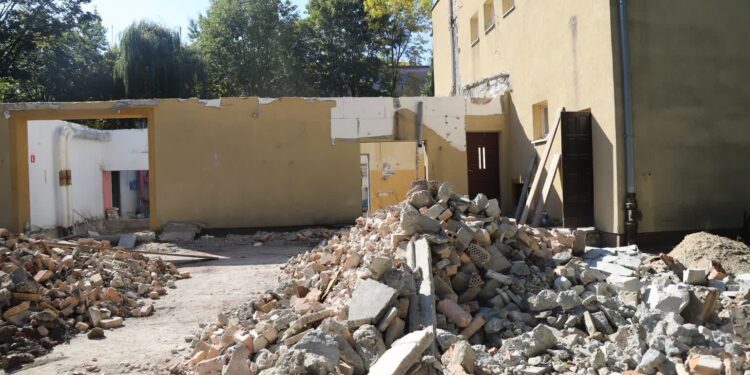 Mielec:Trwa remont  Warsztatów Terapii Zajęciowej przy ulicy Kocjana