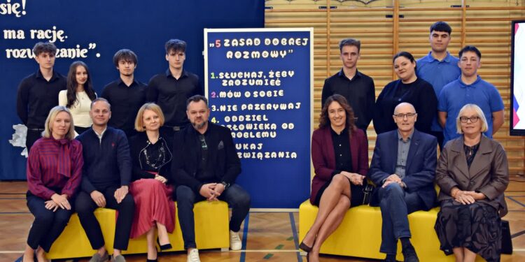Staszów: „DogadajMY się!” – o dialogu i sztuce rozwiązywania konfliktów w Ekonomiku