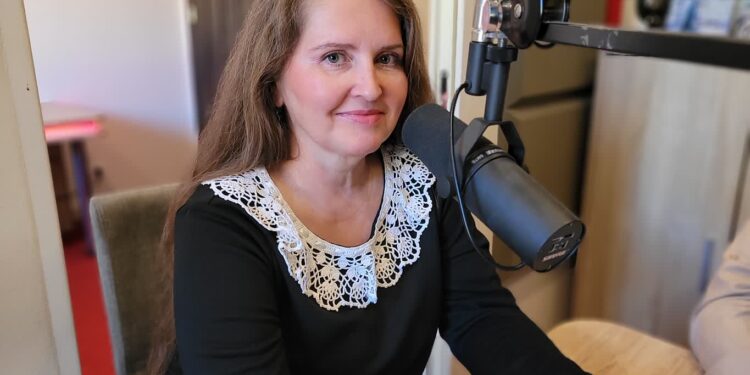 Zaleszany: Rodzinne warsztaty wycinanki z Renatą Sendrowicz