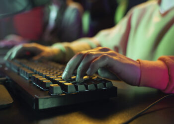Opatów: 11- latek groził młodszemu koledze śmiercią – niepokojące treści pojawiły się w internecie