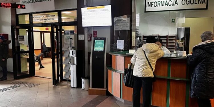 Podkarpacie. Ile wyniesie Twoja emerytura? Doradca ZUS pomoże to sprawdzić