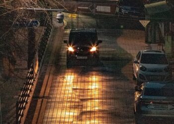Tarnobrzeg. Sprawdź światła, zadbaj o bezpieczeństwo. Bezpłatna akcja dla kierowców